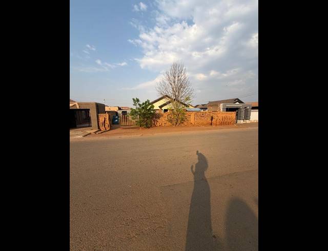 3 BEDROOM HOUSE FOR SALE IN PROTEA GLEN EXT